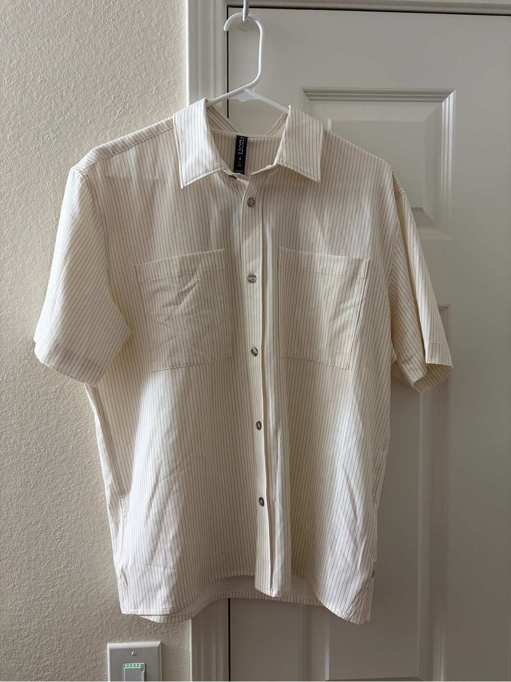 Vuori Men Short Sleeve Bridge Button Down